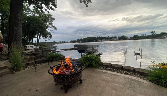 Cozy 1-bedroom apartment @ Hamilton Lake with lake access and boat pier
