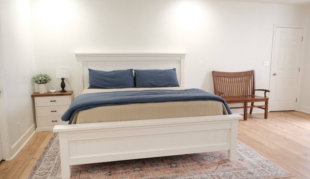 Cozy 1-bedroom apartment in downtown Moultrie.