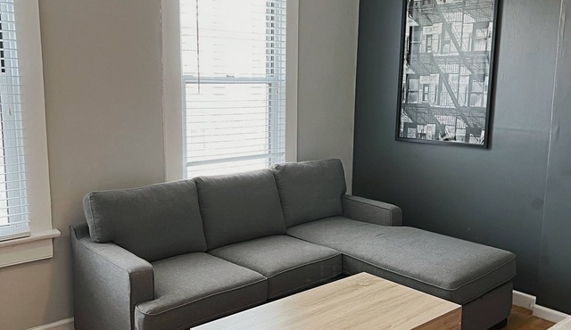 Cozy 1-bedroom apartment with WiFi, AC in charming St. Louis