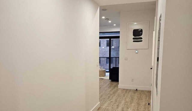 Cozy 1-bedroom apartment In a a Luxury Amenity Building!