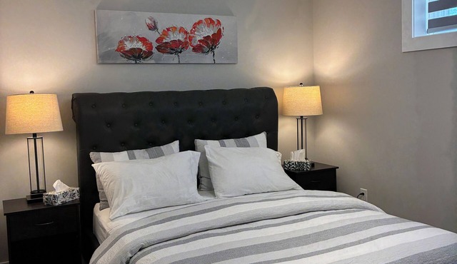 Cozy 1 bedroom apartment. 5 mins to Moncton airport