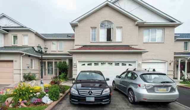 Cozy 1-bedroom apartment in beautiful Toronto area.Pet Friendly.