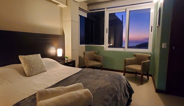 Cozy 1 bedroom apartment by the beach