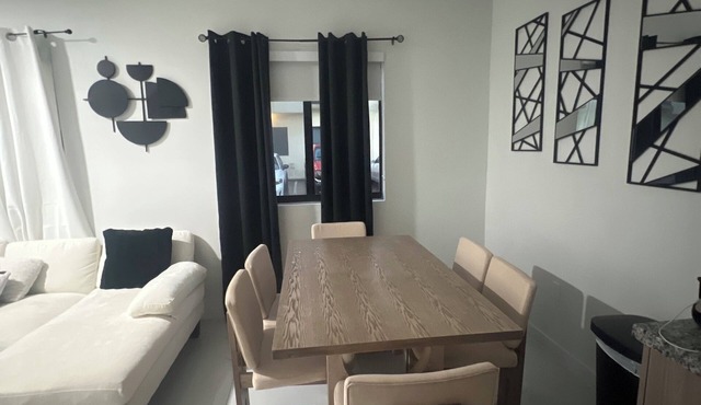 Cozy 1-bedroom apartment in awesome Hialeah with AC