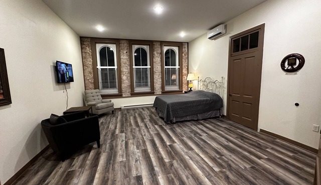Cozy 1 bedroom apartment located in beautiful downtown New Ulm Mn.