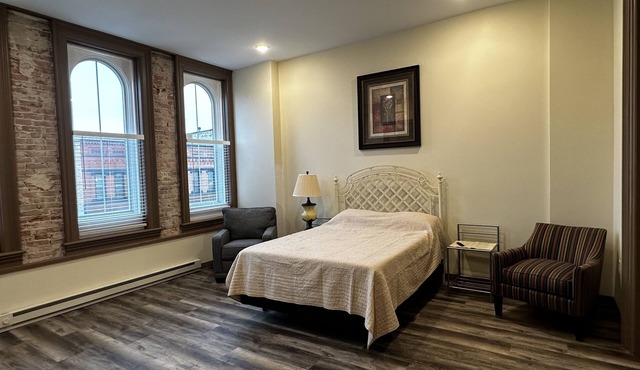 Cozy 1 bedroom apartment located in beautiful downtown New Ulm