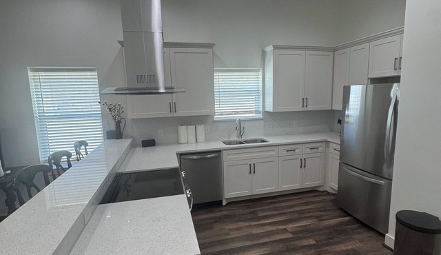 Cozy 1-bedroom apartment with WiFi, AC in welcoming Wharton