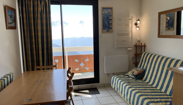Cozy 1-Bedroom Apartment for 5 with South-Facing Balcony in L'Alpe d'Huez