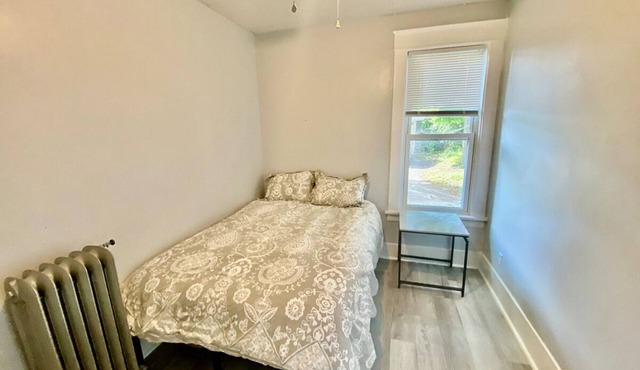 Cozy 1-bedroom apartment in wonderful Erie with WiFi