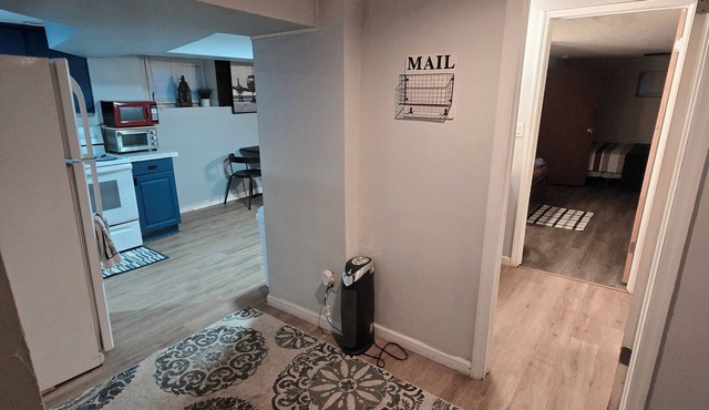 Cozy 1-bedroom apartment in welcoming Troy with AC