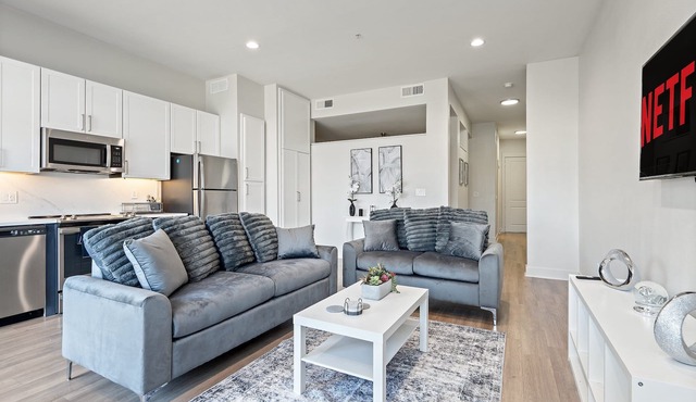 Cozy 1-bedroom apartment in charming Dallas with AC and gym access