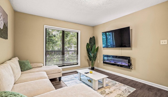 Cozy 1-bedroom apartment with AC by Truist Park!