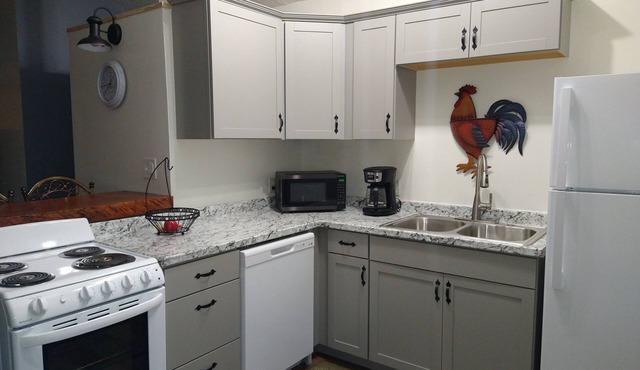 Cozy 1-bedroom apartment in lovely Yulee with WiFi, AC. Close to beaches