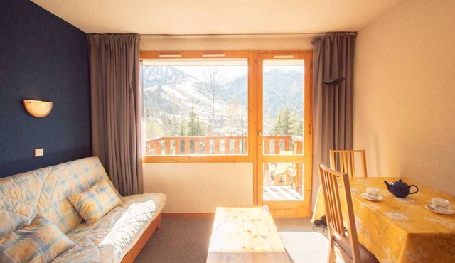 Cozy 1-bedroom apt with balcony in Valmorel, parking available