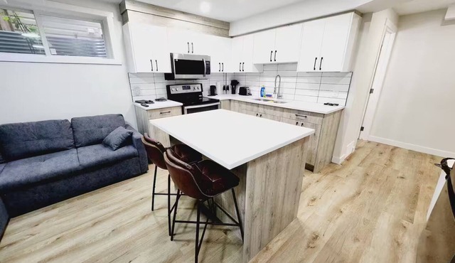 Cozy 1 Bedroom Basement Suite