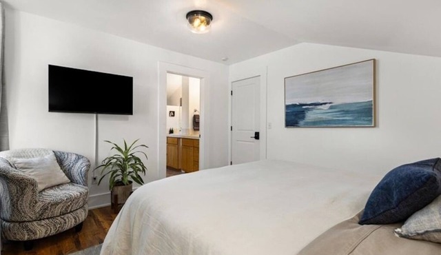 Cozy 1-bedroom bed & breakfast in enjoyable Boise with AC