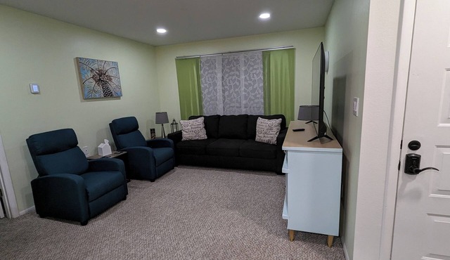 Cozy 1-bedroom condo with AC, WiFi in charming Merritt Island
