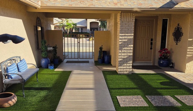 Cozy 1-bedroom Casita with Private entrance and Gated courtyard entry!