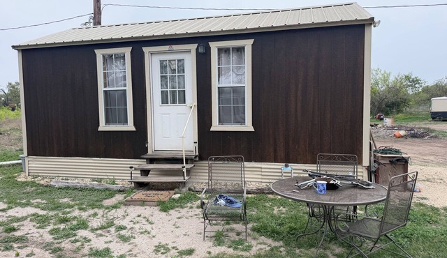 Cozy 1-bedroom cabin perfect for a few days stay or weekend