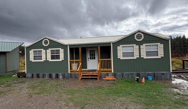 Cozy 1-bedroom cabin in charming Bayfield with AC and Heat