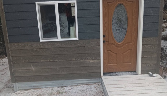 Cozy 1-bedroom cabin in the mountains just outside Boulder. Perfect getaway!