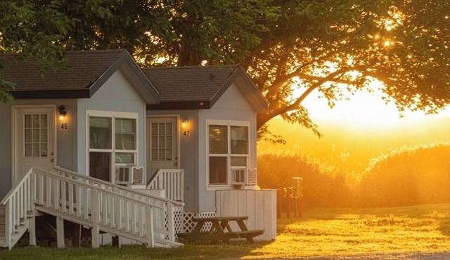 Cozy 1-Bedroom Cabin in Isleton-Cabin 47