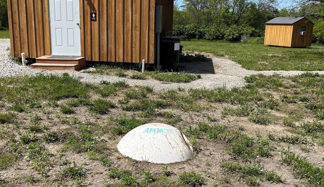 Cozy 1-bedroom cabin in peaceful Jameson with AC