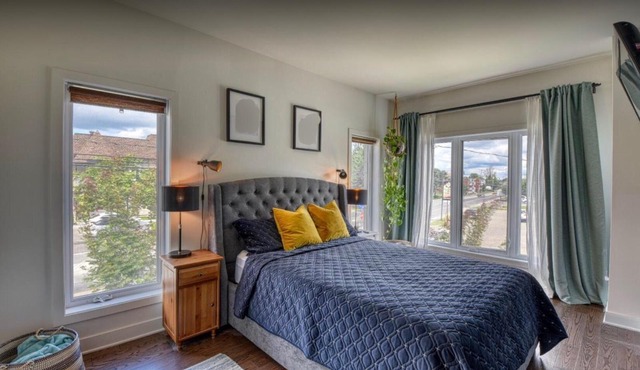 Cozy 1-Bedroom Condo for Rent - Perfect VRBO Getaway! with parking!