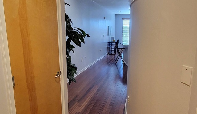 Cozy 1-bedroom condo 5 miles from Downtown Atlanta with WiFi and Fitness room