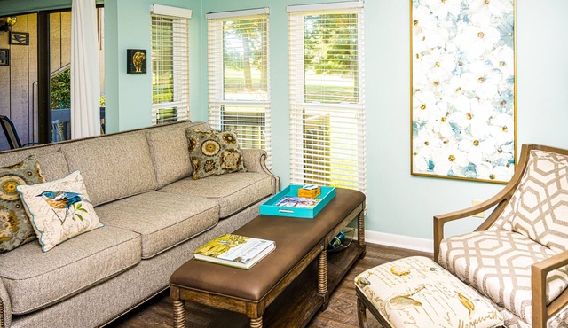 Cozy 1 bedroom condo in walking distance to the Club, the Cradle & the Village!
