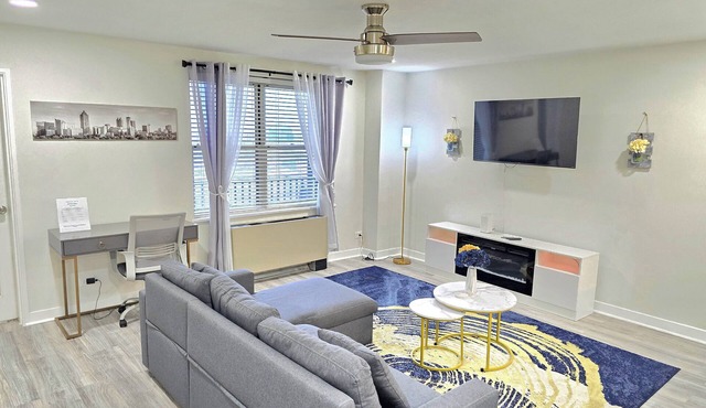 Cozy 1-Bedroom Condo in Downtown Atlanta