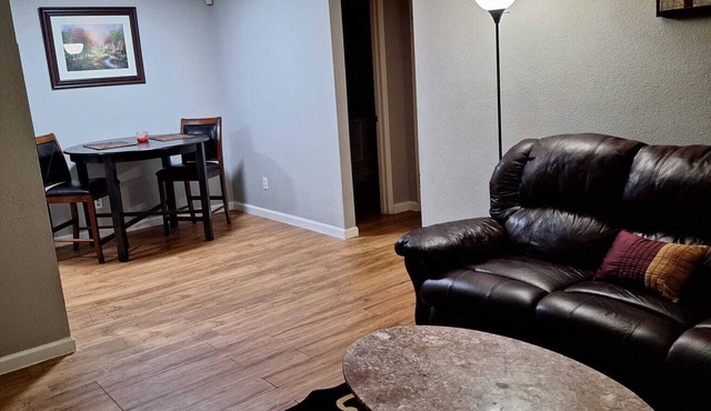 Cozy 1-bedroom condo in lovely Houston with ACnVery close to major highways.