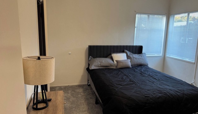 Cozy 1-bedroom condo in enchanting Oakland with AC