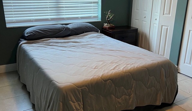 Cozy 1-bedroom condo with AC in gorgeous Boca Raton