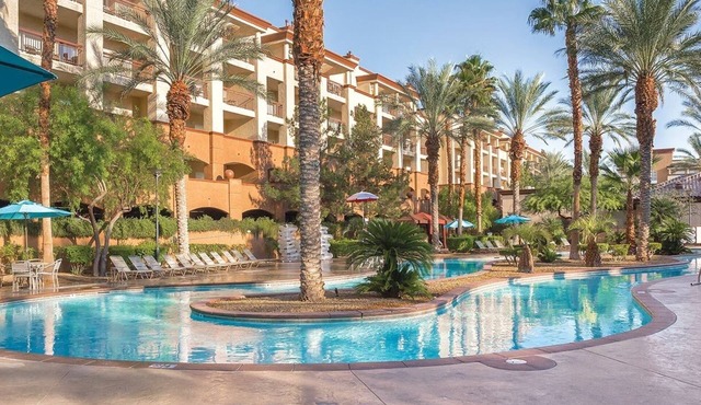 Cozy 1-bedroom condo in a fantastic Las Vegas resort with two pools and hottub!