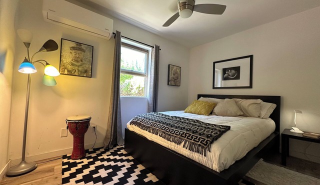 Cozy 1-bedroom condo walking distance to downtown Santa Fe Plaza with WiFi, AC