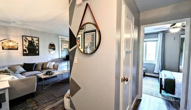 Cozy 1-bedroom condo with WiFi in downtown Seattle