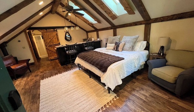 Cozy 1-bedroom cottage on the lake + Dock in charming Crosslake