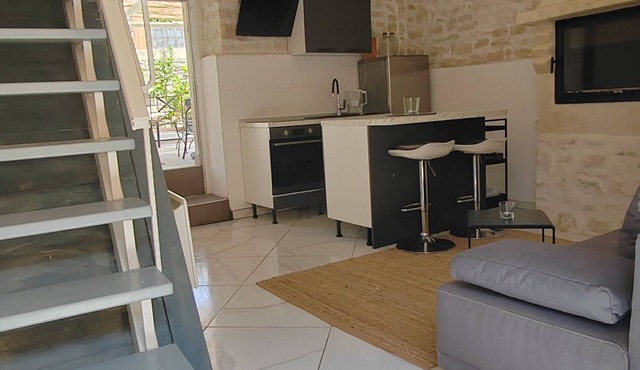 Cozy 1-bedroom cottage with AC, WiFi in charming Galižana
