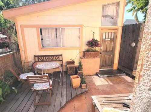 cozy 1 bedroom cottage in Albany