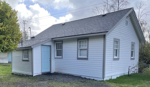 Cozy 1 Bedroom Cottage, Close to Long Beach and Cape Disappointment, *Off Highway 101*