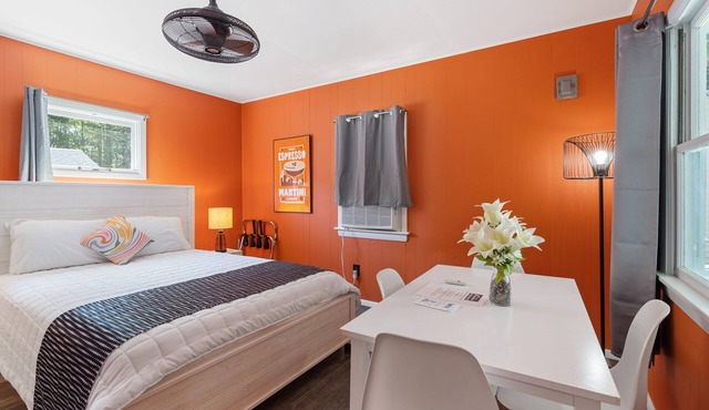 Cozy 1 Bedroom Cottage