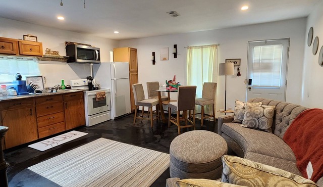 Cozy 1-bedroom Duplex in peaceful Wichita Falls with AC