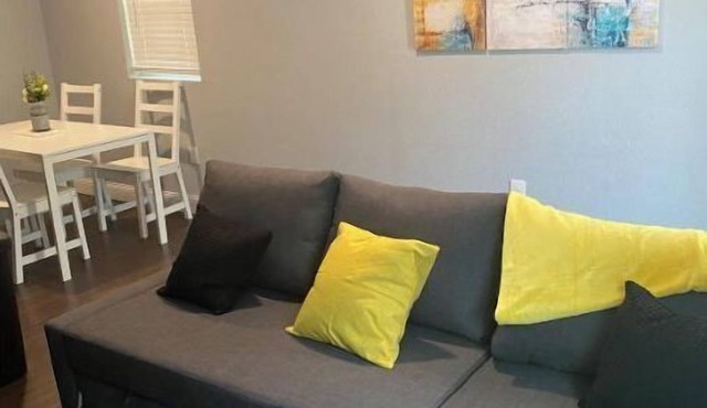 Cozy 1 Bedroom Duplex- centrally located!