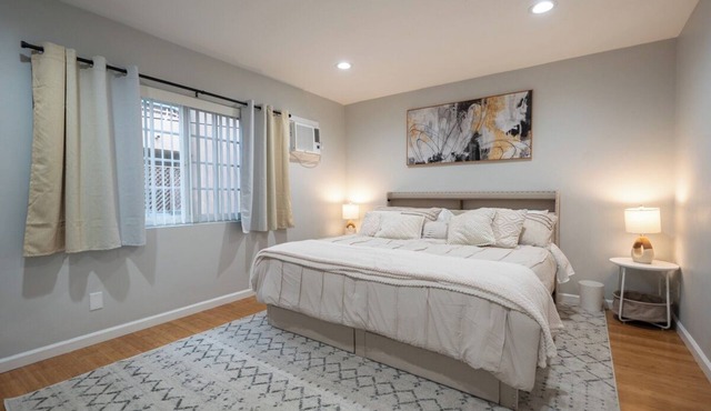 Cozy 1-bedroom fully furnished apartment in charming Studio City!