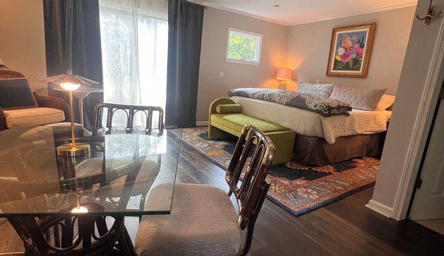 Cozy 1-bedroom guest house in quiet Robinwood division within Little Rock.
