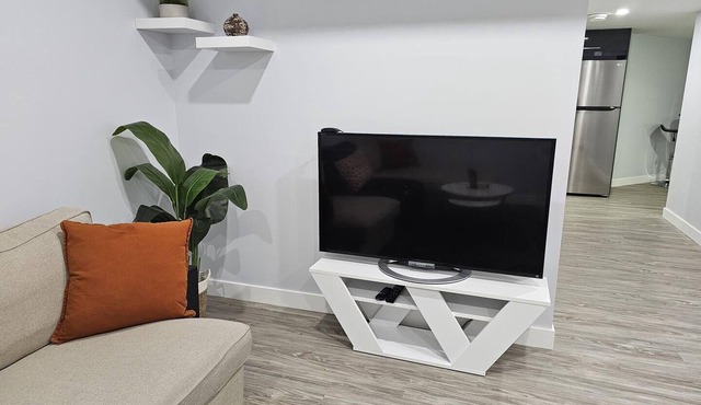 Cozy 1 Bedroom Guest Suite