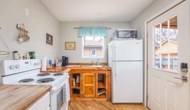 Cozy 1 Bedroom Home S