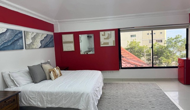Cozy 1-bedroom hotel in wonderful Santo Domingo with AC