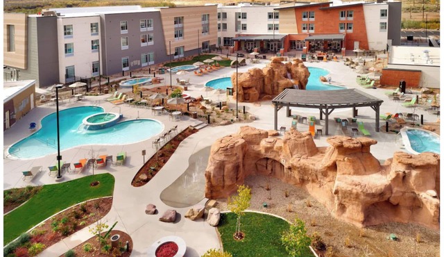 Cozy 1-bedroom hotel suites 2 Queens,1 Double in superb Moab with Free breakfast